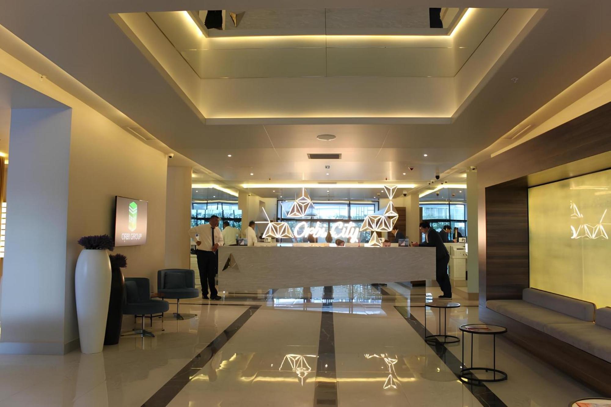 Orbi City Hotel Batoemi Buitenkant foto